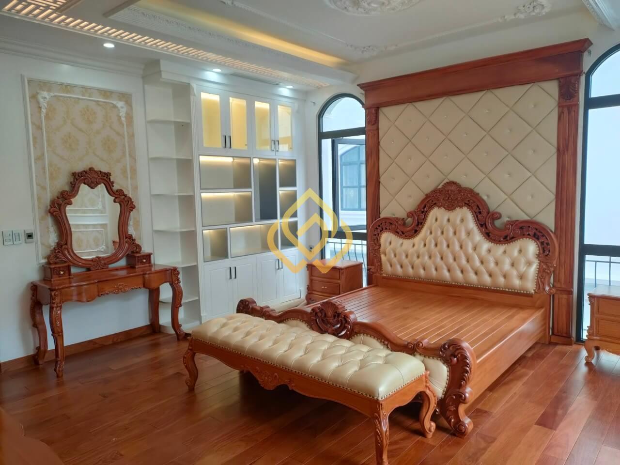 Nội thất gỗ tự nhiên tân cổ điển sang trọng